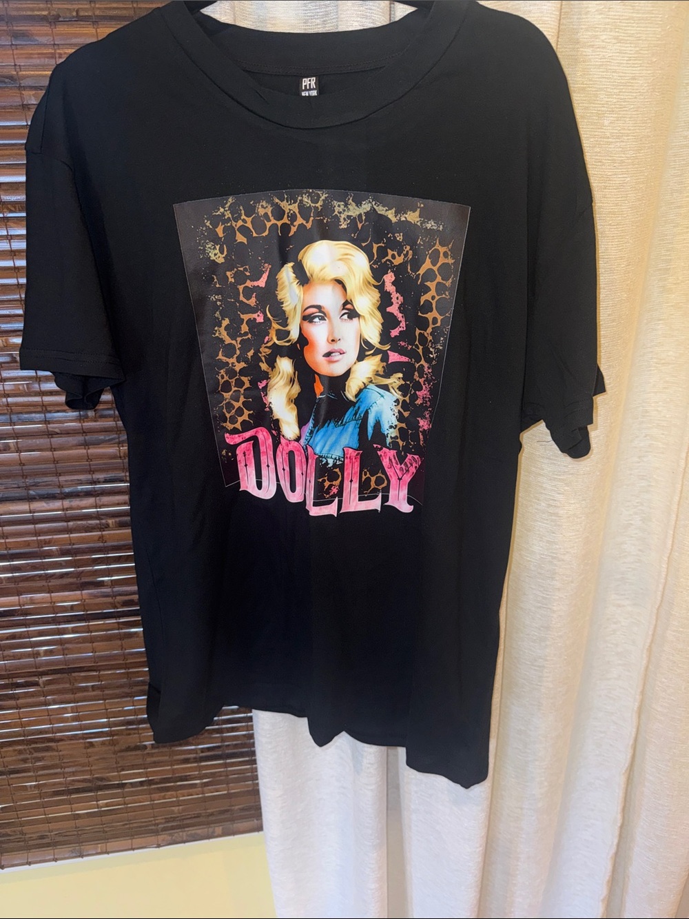 Dolly Graphic Black Tee - Unbranded